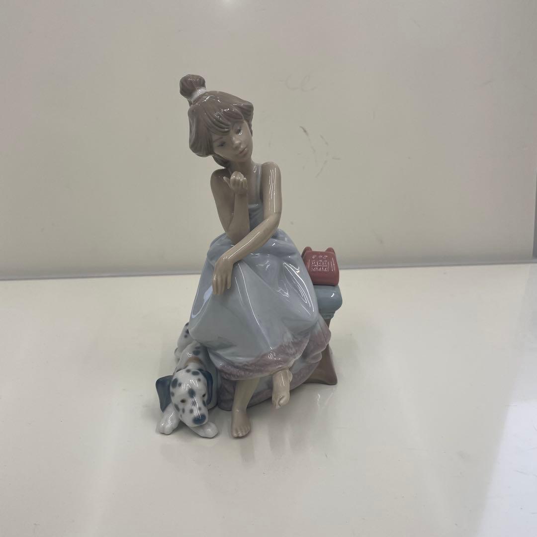 リヤドロ　大事な電話　フィギュリン