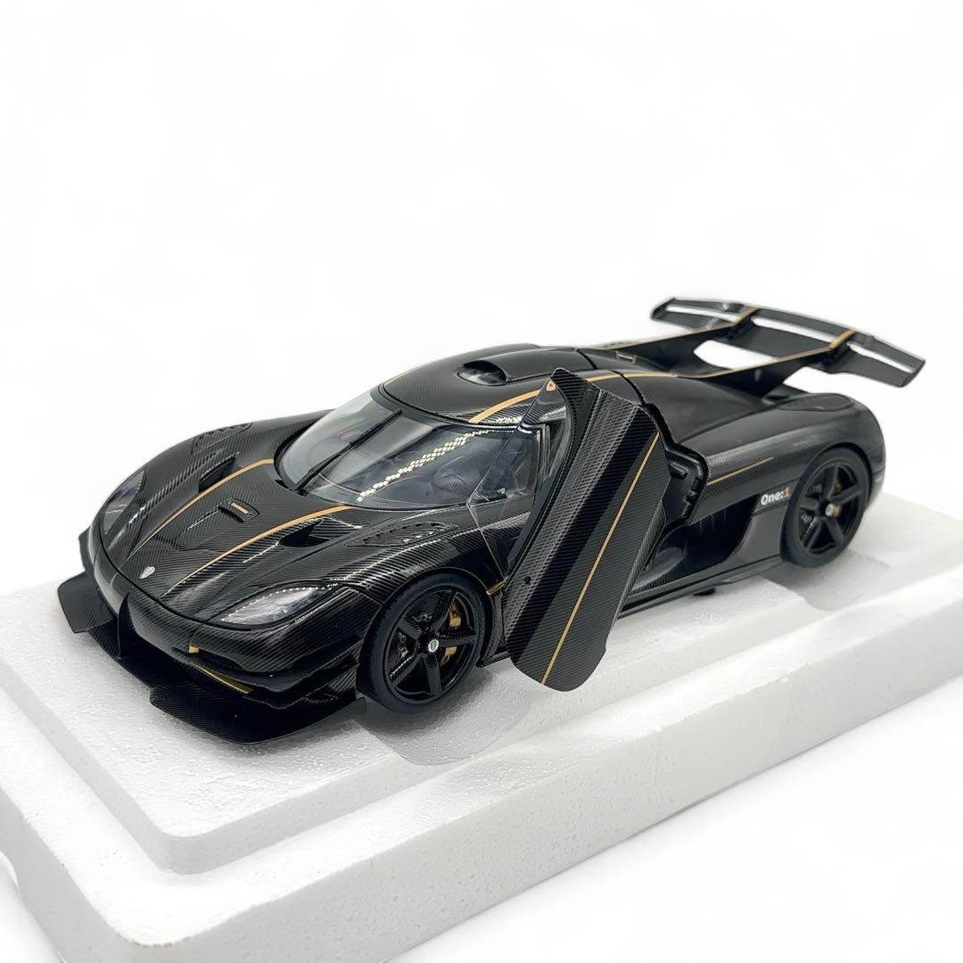 新品同様 オートアート 1/18 ケーニグセグ ONE:1 ゴールドストライプ
