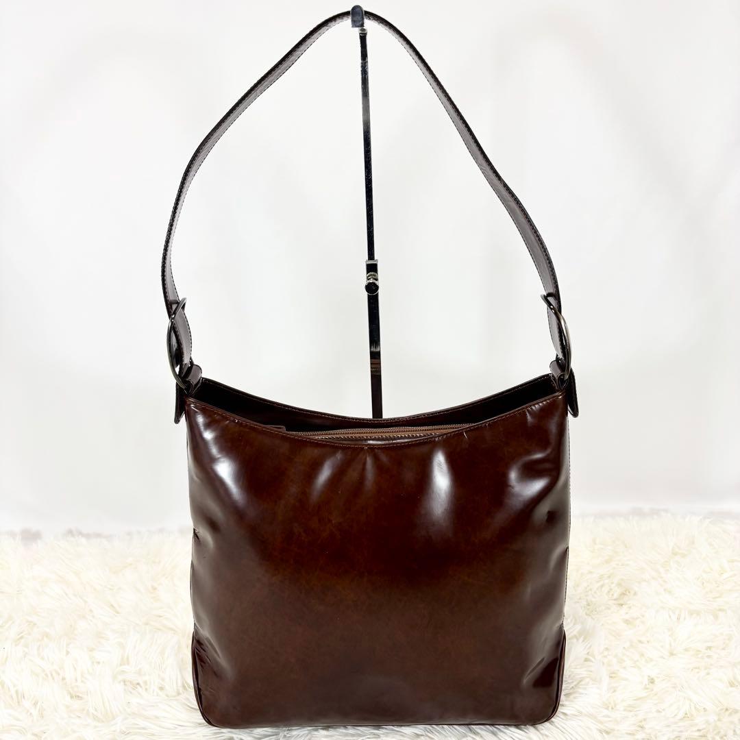 美品✨フェラガモ ショルダーバッグ ワンショルダー ロゴ金具 内側総柄 肩かけ