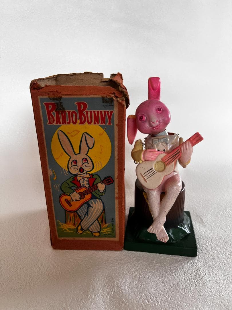 ウサギのバンジョー弾き　ゼンマイの動くおもちゃ　音も出ます　箱付