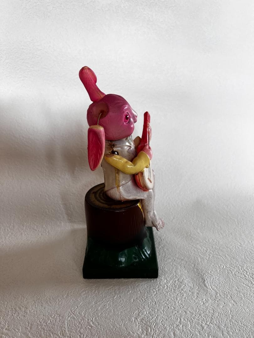 ウサギのバンジョー弾き　ゼンマイの動くおもちゃ　音も出ます　箱付