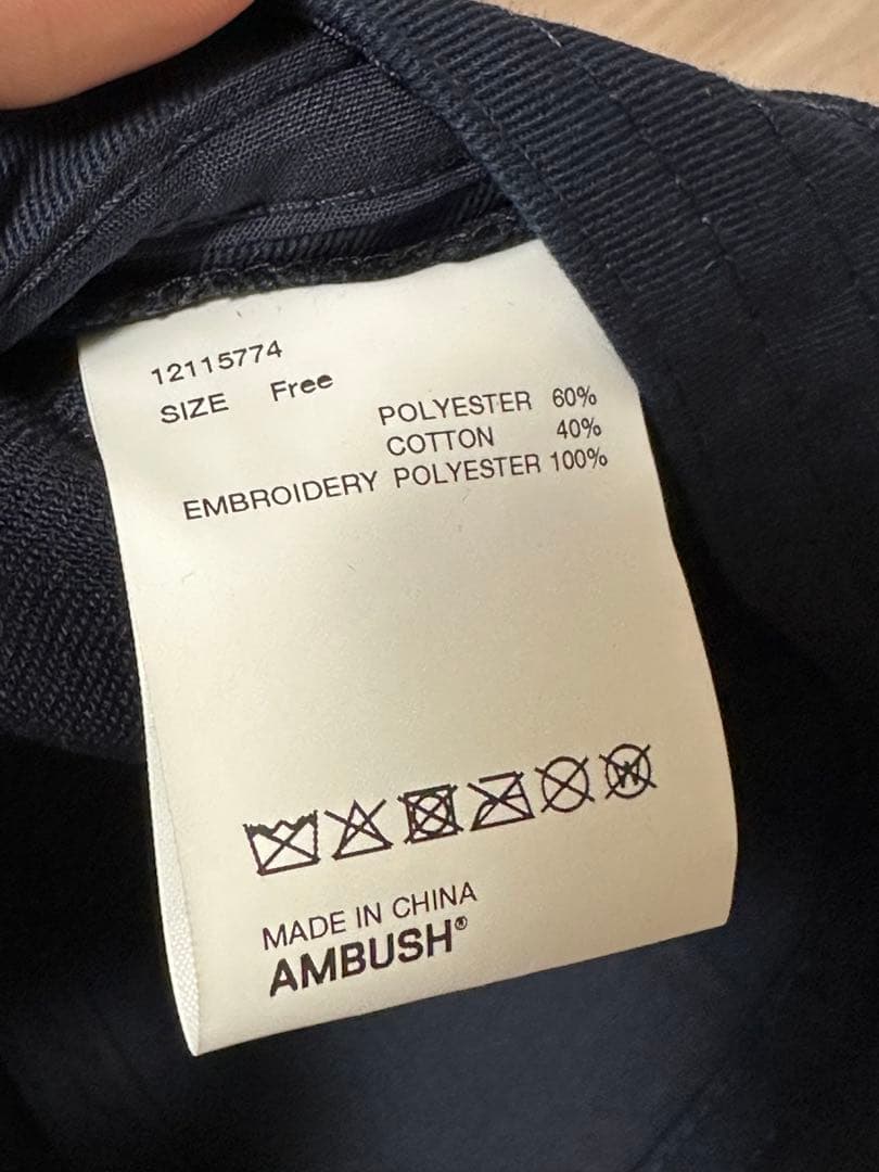AMBUSH GOTHIC LOGO CAP ベースボールキャップ ネイビー