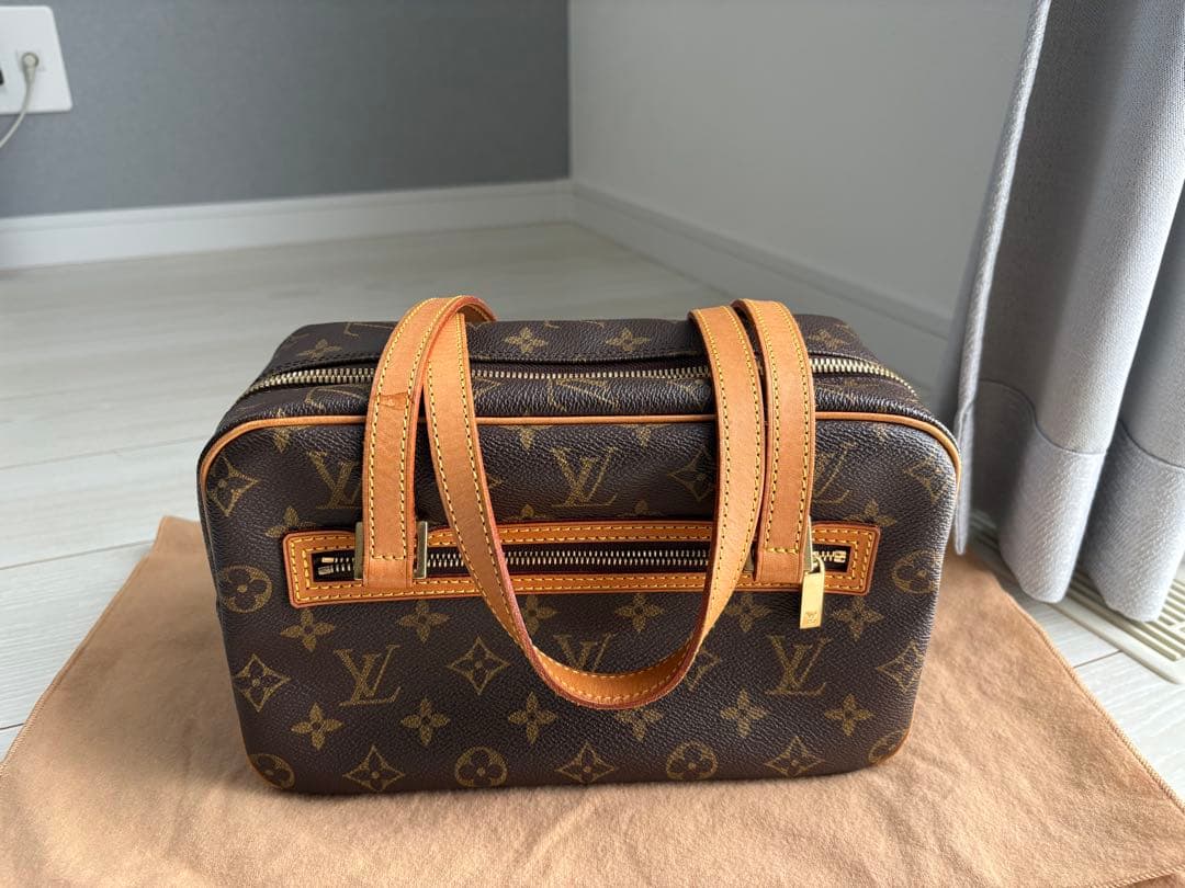 ルイヴィトン　LOUISVUITTON　シテMM　モノグラムバッグ　M51182