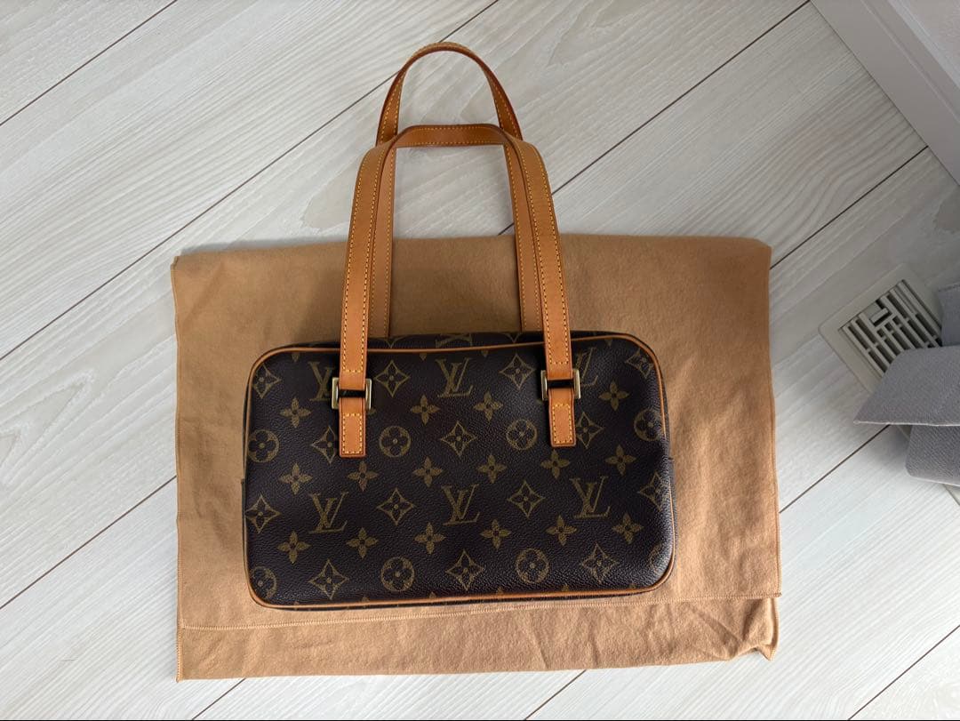 ルイヴィトン　LOUISVUITTON　シテMM　モノグラムバッグ　M51182