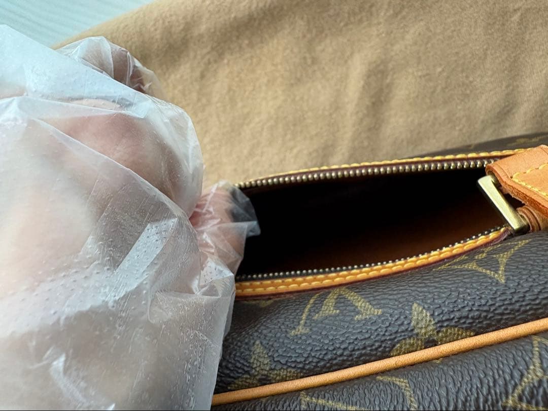 ルイヴィトン　LOUISVUITTON　シテMM　モノグラムバッグ　M51182