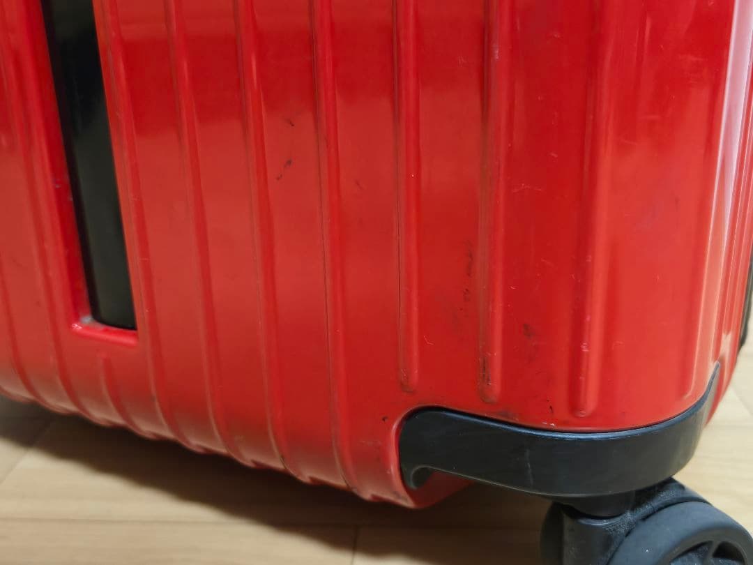 【中古】リモワ RIMOWA エッセンシャル ライト キャビン 37L レッド