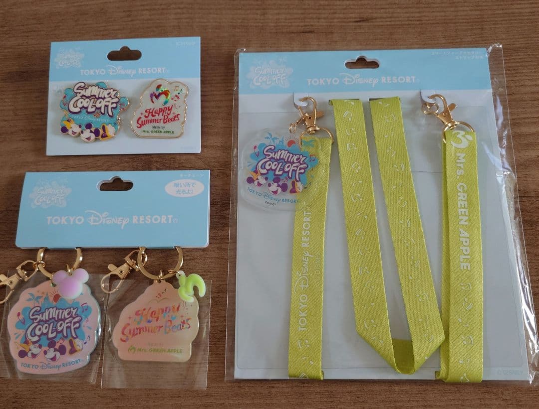 ディズニー　サマークールオフ　Mrs. GREEN APPLE　ストラップ　キー