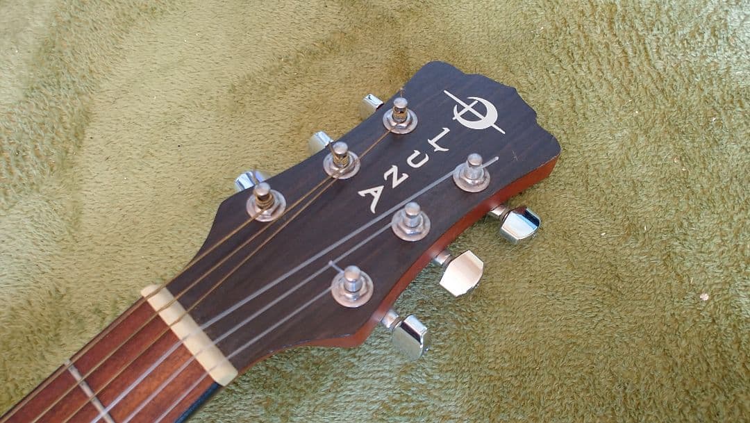 ギター Luna Safari Tattoo