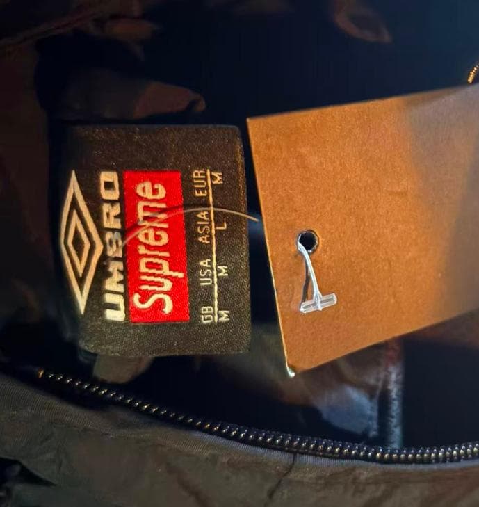 未使用 supreme umbro ナイロンジャケット サイズ : M