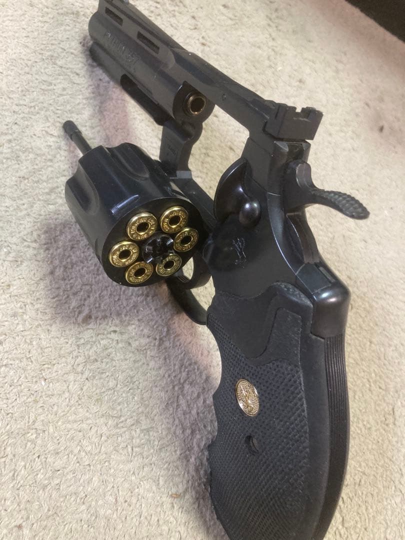 東京マルイ　コルトパイソン　357 リボルバー　4インチ　絶版　人気モデル