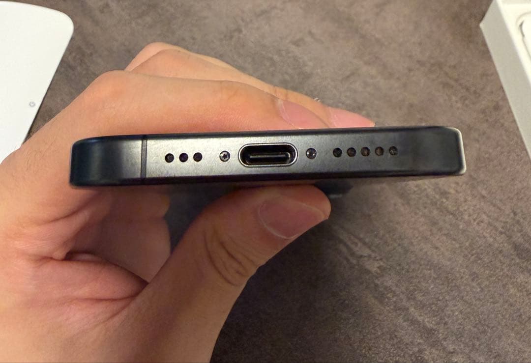 Apple iPhone 15 Pro スペースブラック 本体 256gb