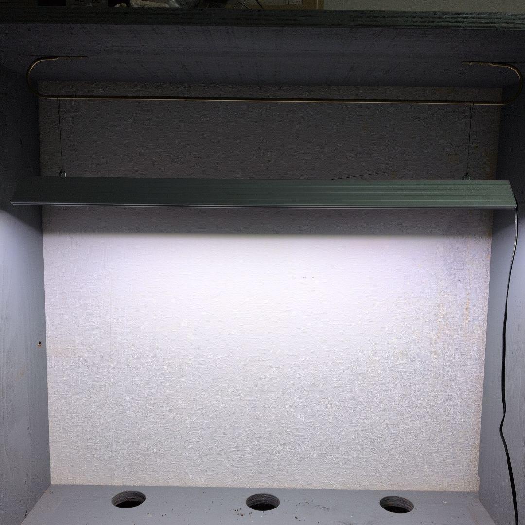 アクロ　ＴＲＩＡＮＧＬＥ　ＬＥＤ　ＧＲＯＷ　９００　５０００ｌｍ　９０ｃｍ水槽