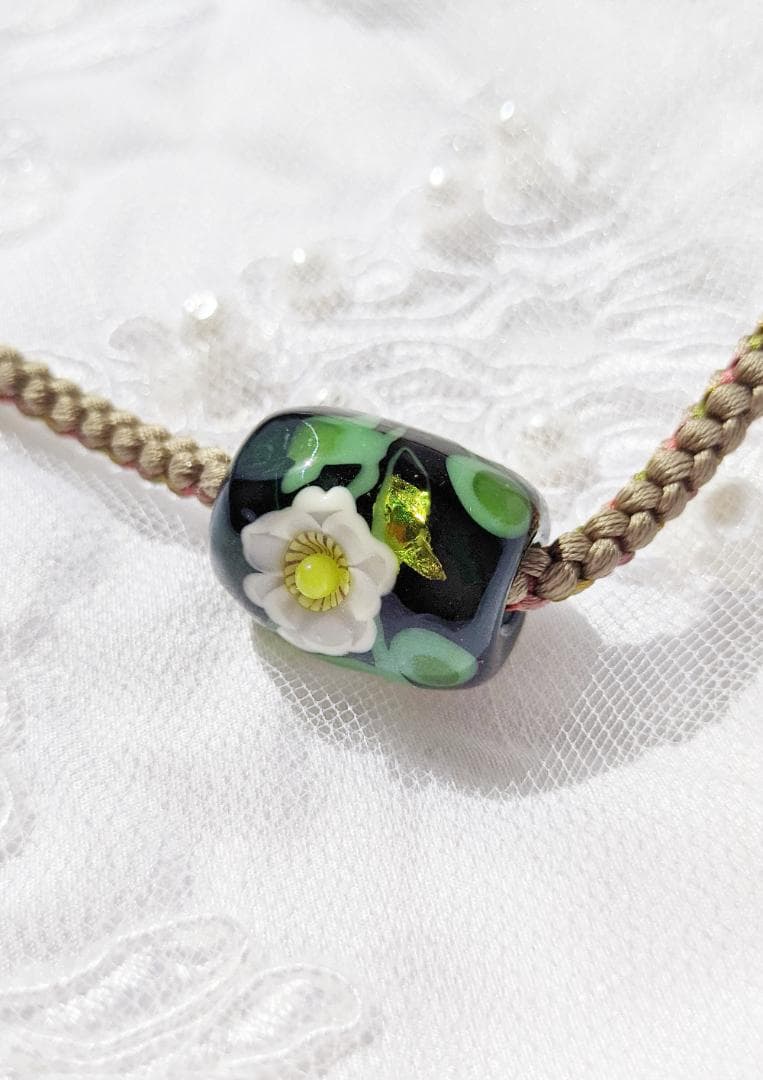 吉田正子トンボ玉（貳拾伍）　「江戸組み紐」ネックレス　ガラス玉に込めた日本画