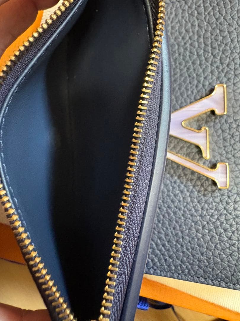 ルイヴィトン カプシーヌ コンパクト 限定チャーム付 M14664 財布 美品