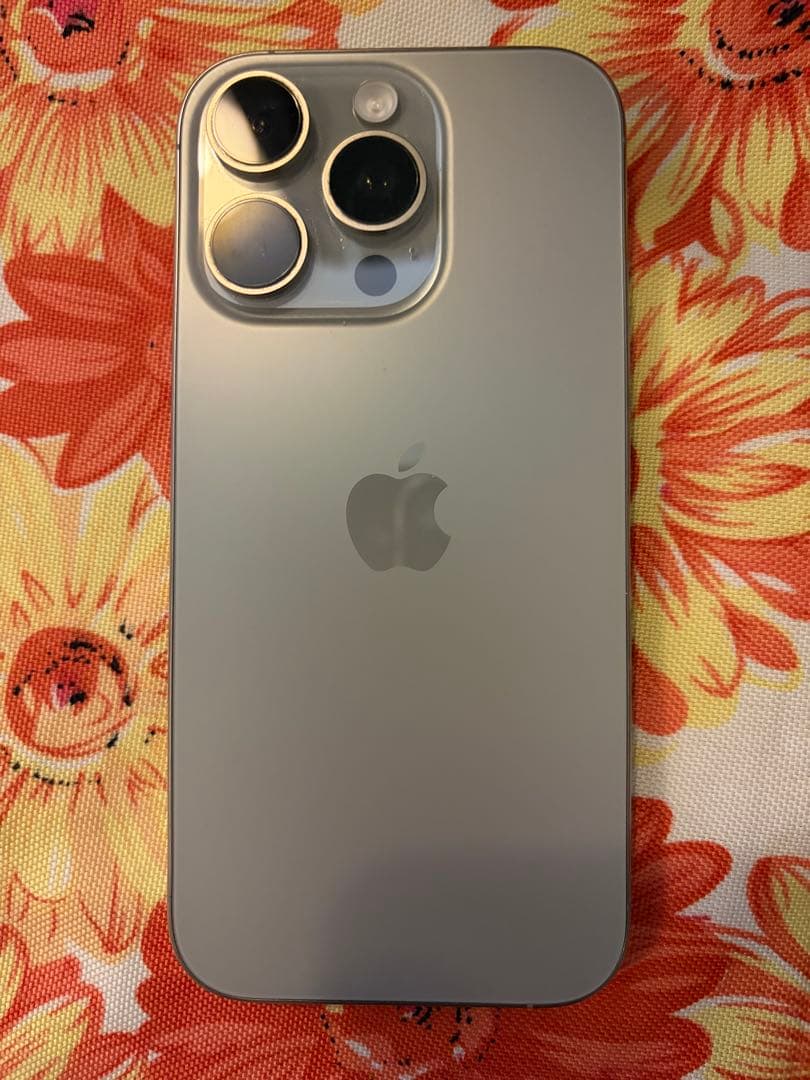 Apple iPhone 16 pro ナチュラル チタニウム本体