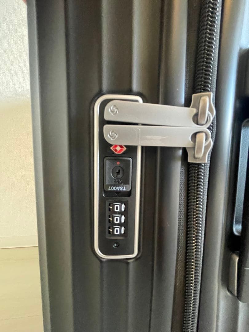 サムソナイト エナウ スピナー55 ブラック　スーツケース