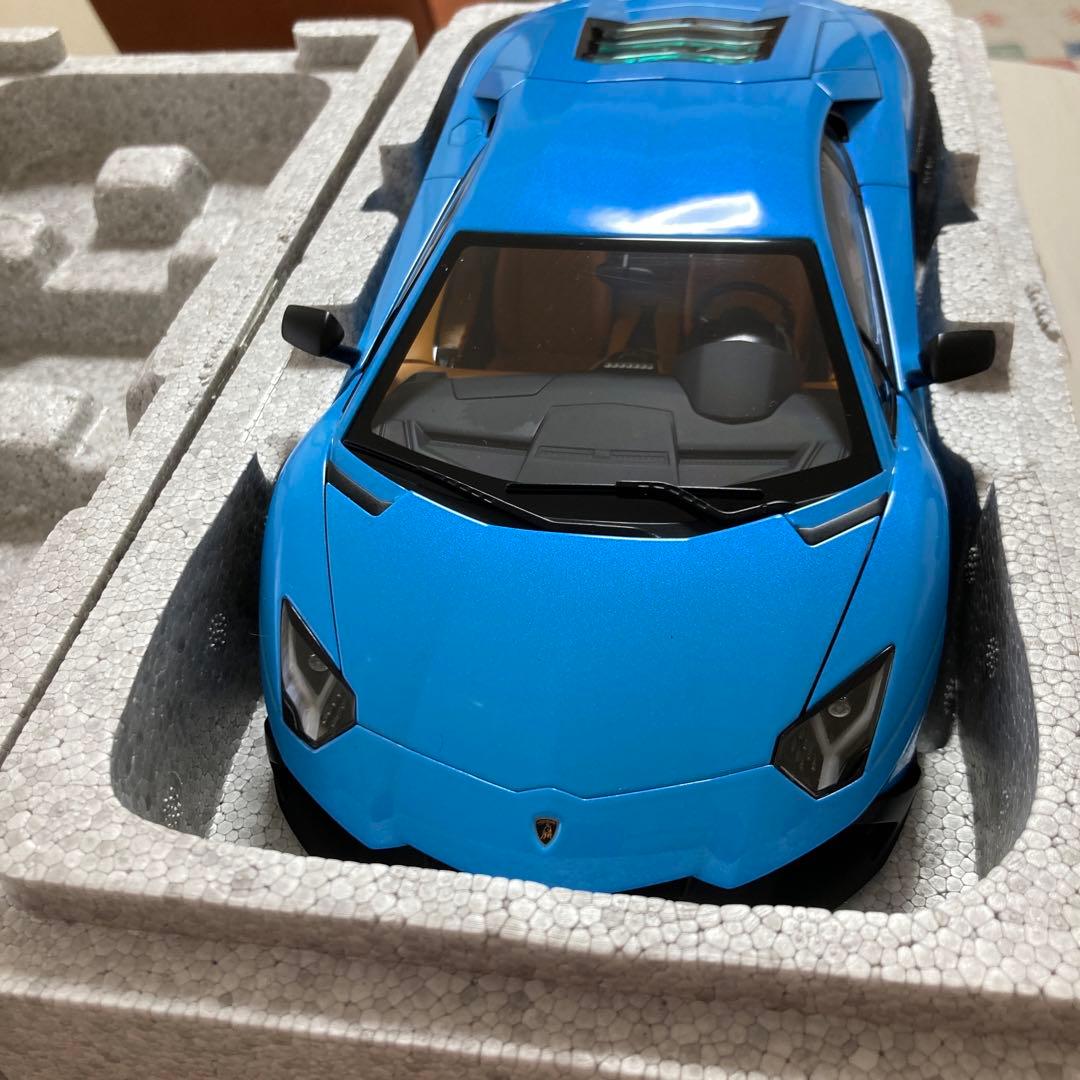 ランボルギーニアヴェンタドールLP720-4 50th アニバーサリオブルー