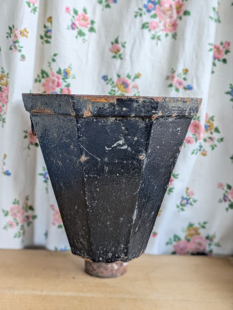 イギリス アンティーク 鉄製 プランター 壁掛け植木鉢 ドレインホッパー 黒