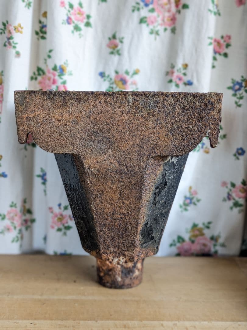 イギリス アンティーク 鉄製 プランター 壁掛け植木鉢 ドレインホッパー 黒