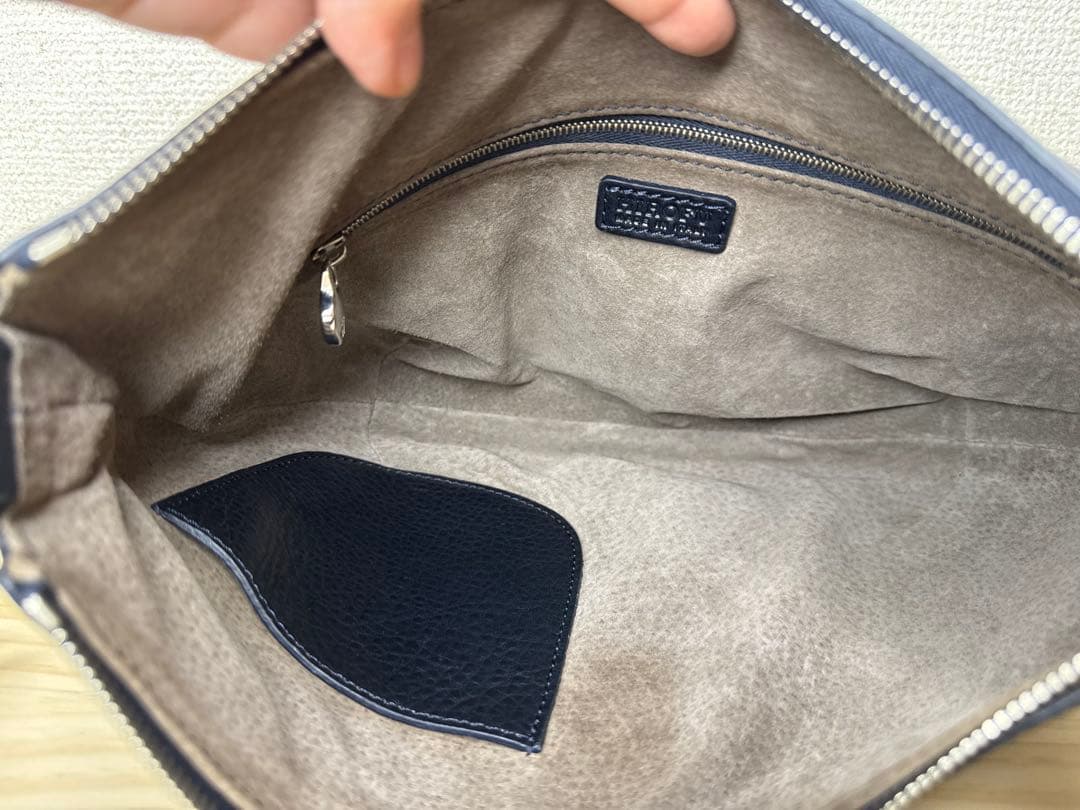 美品★HIROFU ヒロフ　ソーロ　ショルダーバッグ　本革　Hロゴ　紺色　保存袋