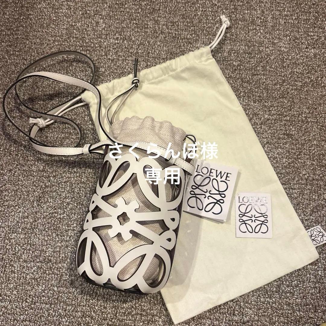 LOEWE ホワイト ショルダーバッグ