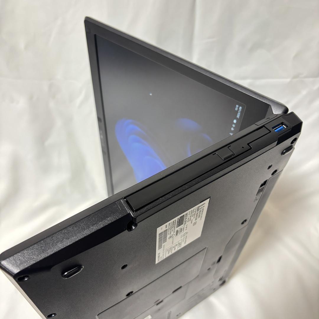 F07C【美品】15.6型FHD/i5第6世代/8GB/SSD512GB