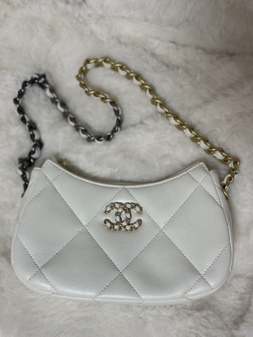 シャネル CHANEL ノベルティ ホワイト キルティング ショルダーバッグ