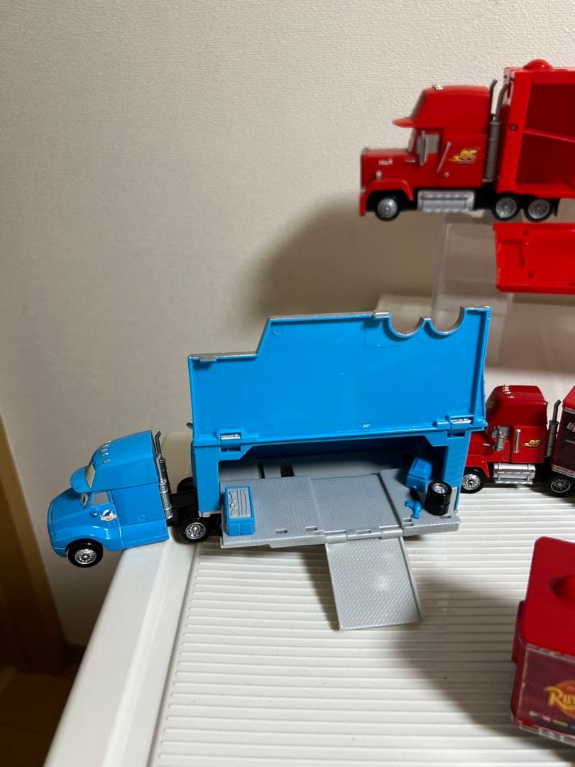 カーズ、マテル、マックトレーラー、キングトレーラー（ミニカー収納付き）