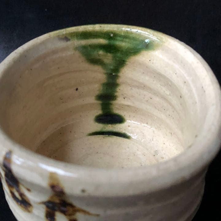 古美術品◼️蔵から、かなりステキな雰囲気のぐい呑み、お猪口が出て来た。