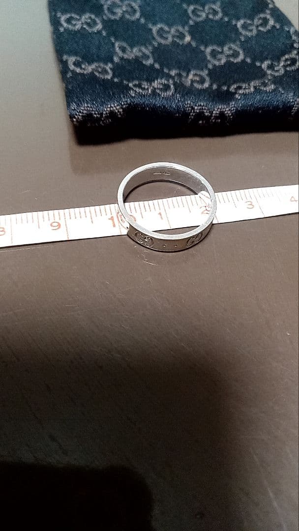 Gucci シルバーリング 専用ポーチ付き