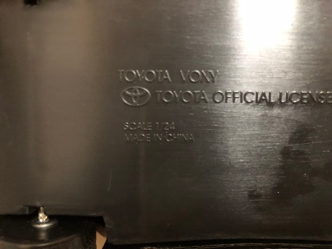 トヨタ VOXY 24分の1 ミニカー