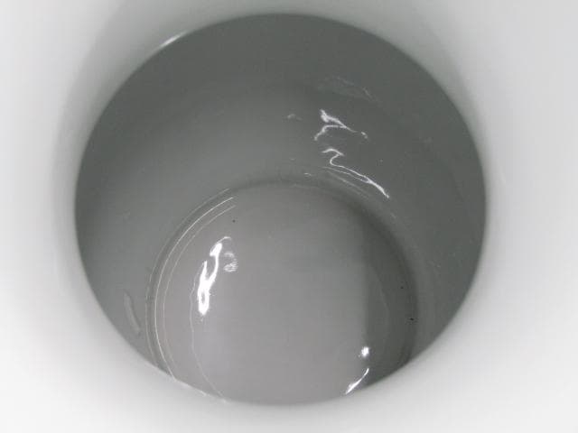 【未使用品】砥部焼 登山作 染付唐草文 花瓶 壺 共箱付