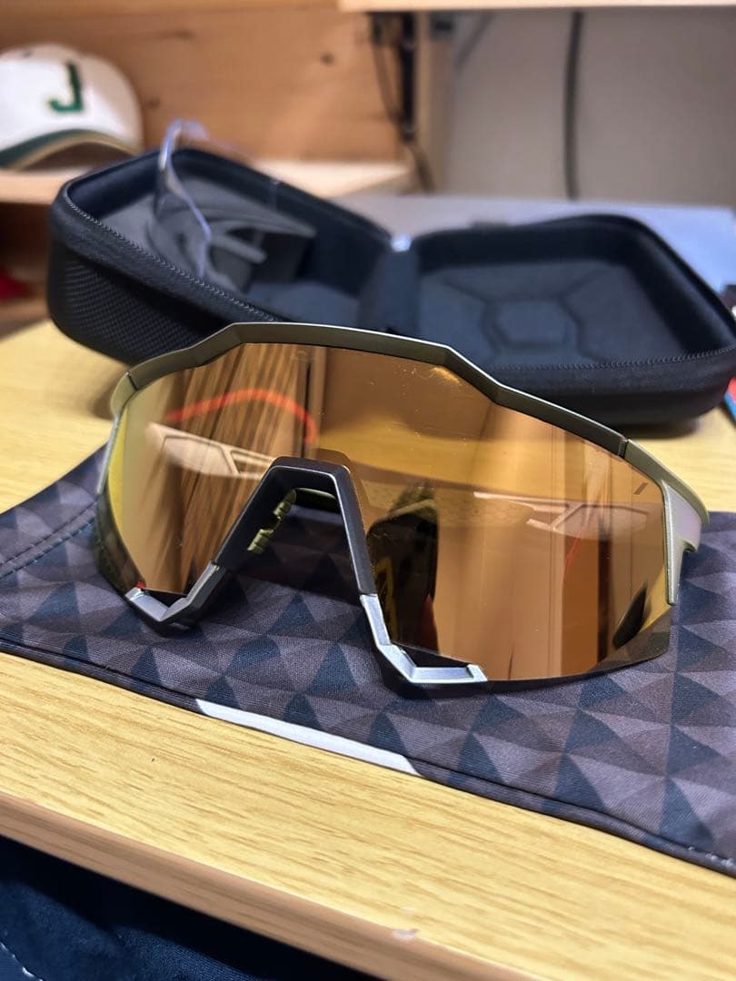 100% スポーツサングラス ブラウンレンズ