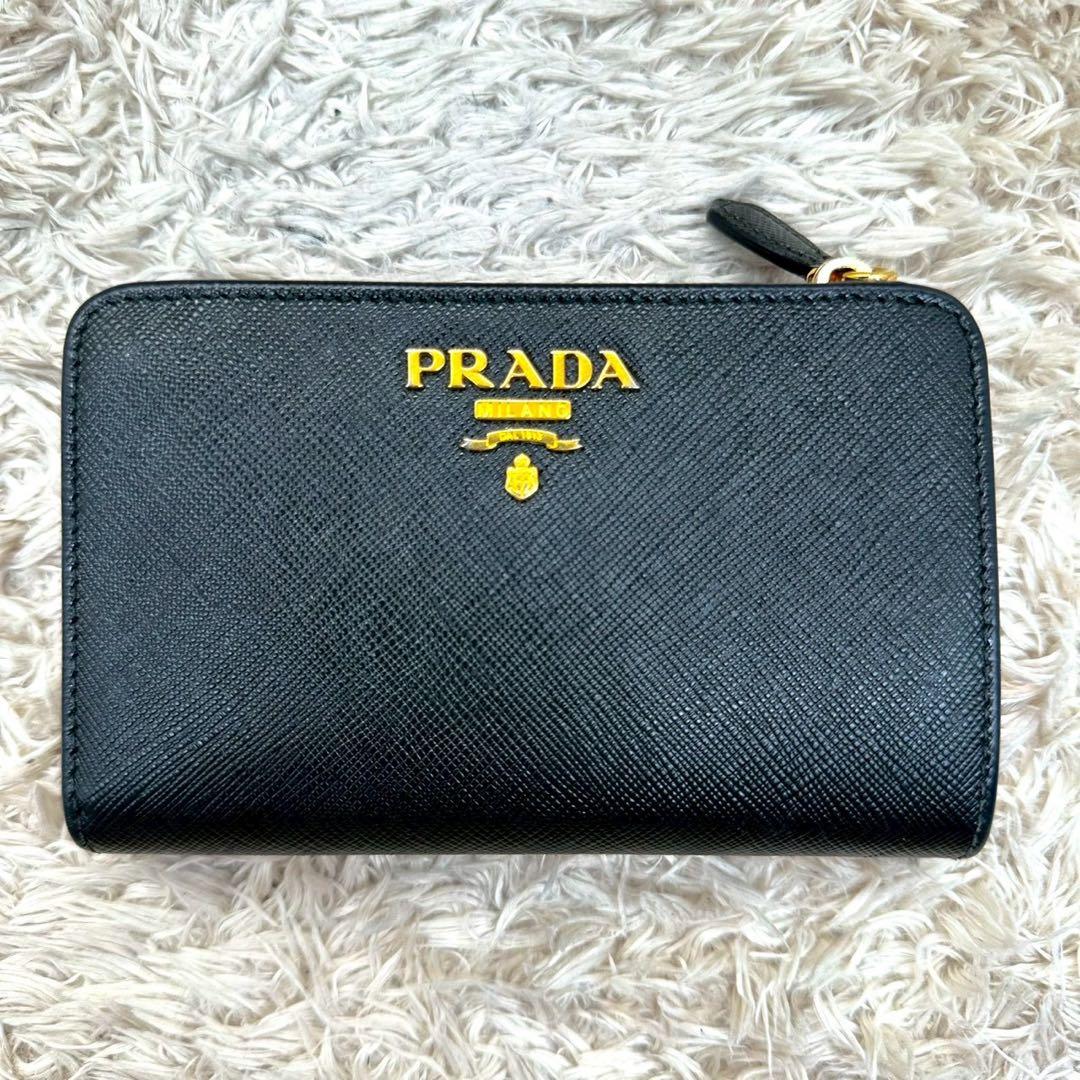 【極美品】プラダ 二つ折り財布 サフィアーノレザー ブラック
