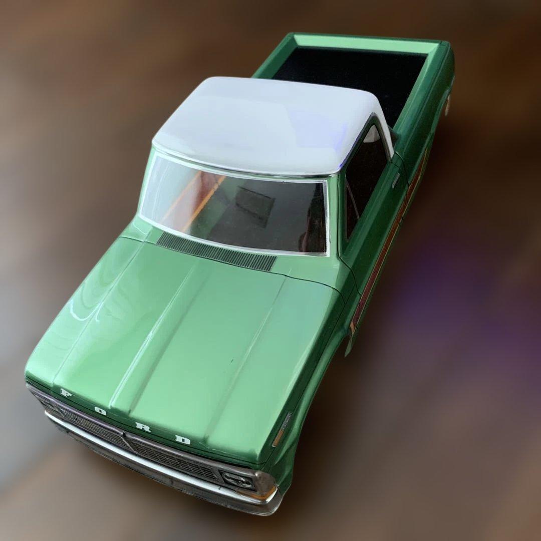 Ford トラック 緑色 ピックアップ