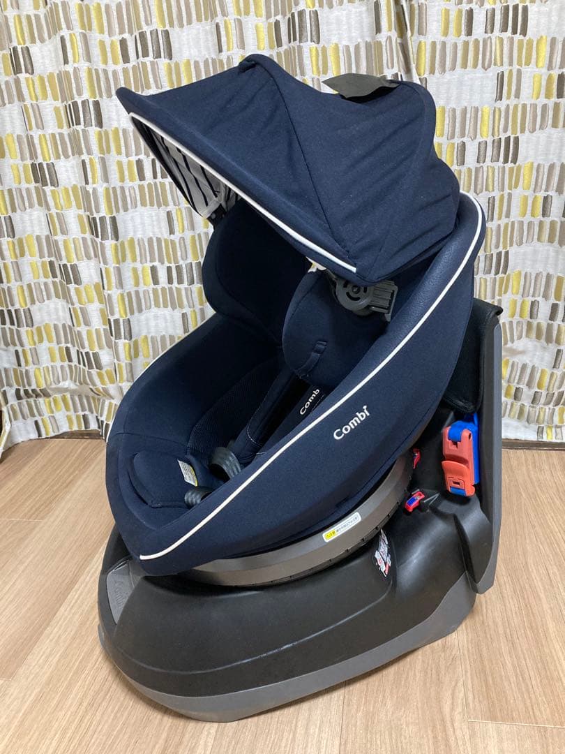 【限定特価‼️】Combi チャイルドシート　クルムーブスマート　新生児対応
