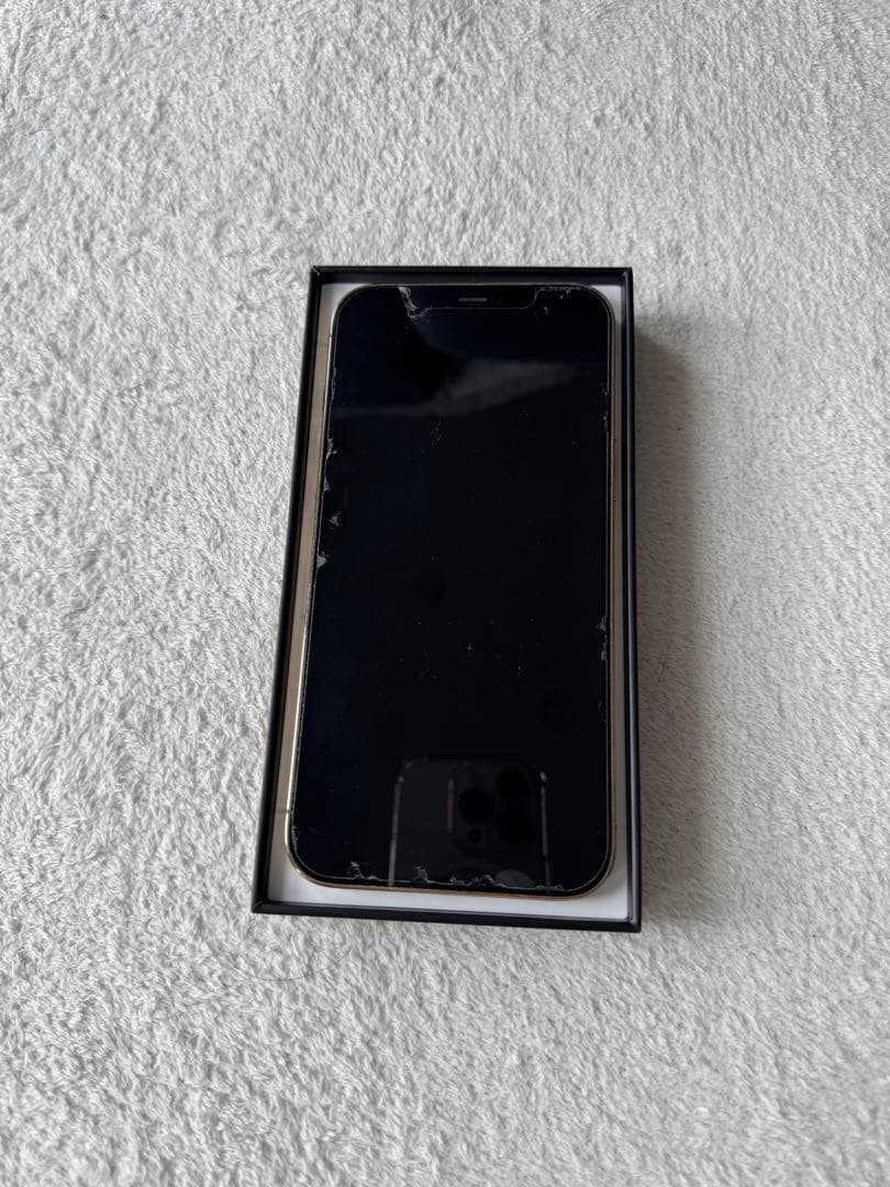 【12/31まで】iPhone 12 Pro max 背面割れ、カメラ傷あり