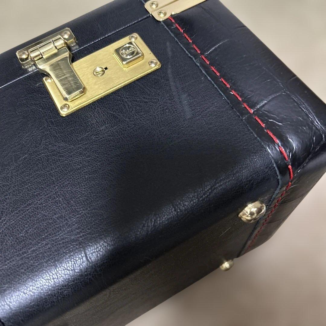 Bach トランペットケース 黒 　ショルダーストラップなし