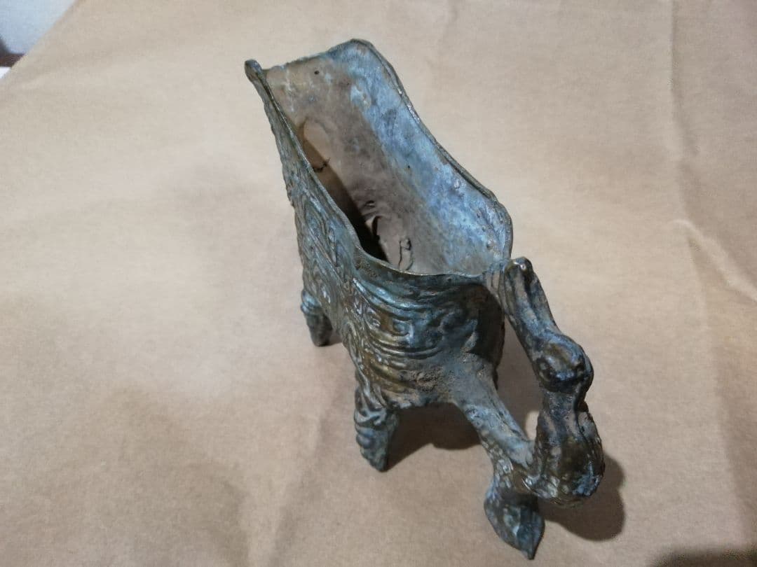 古代中国青銅器　食人虎箇　S２２ー２