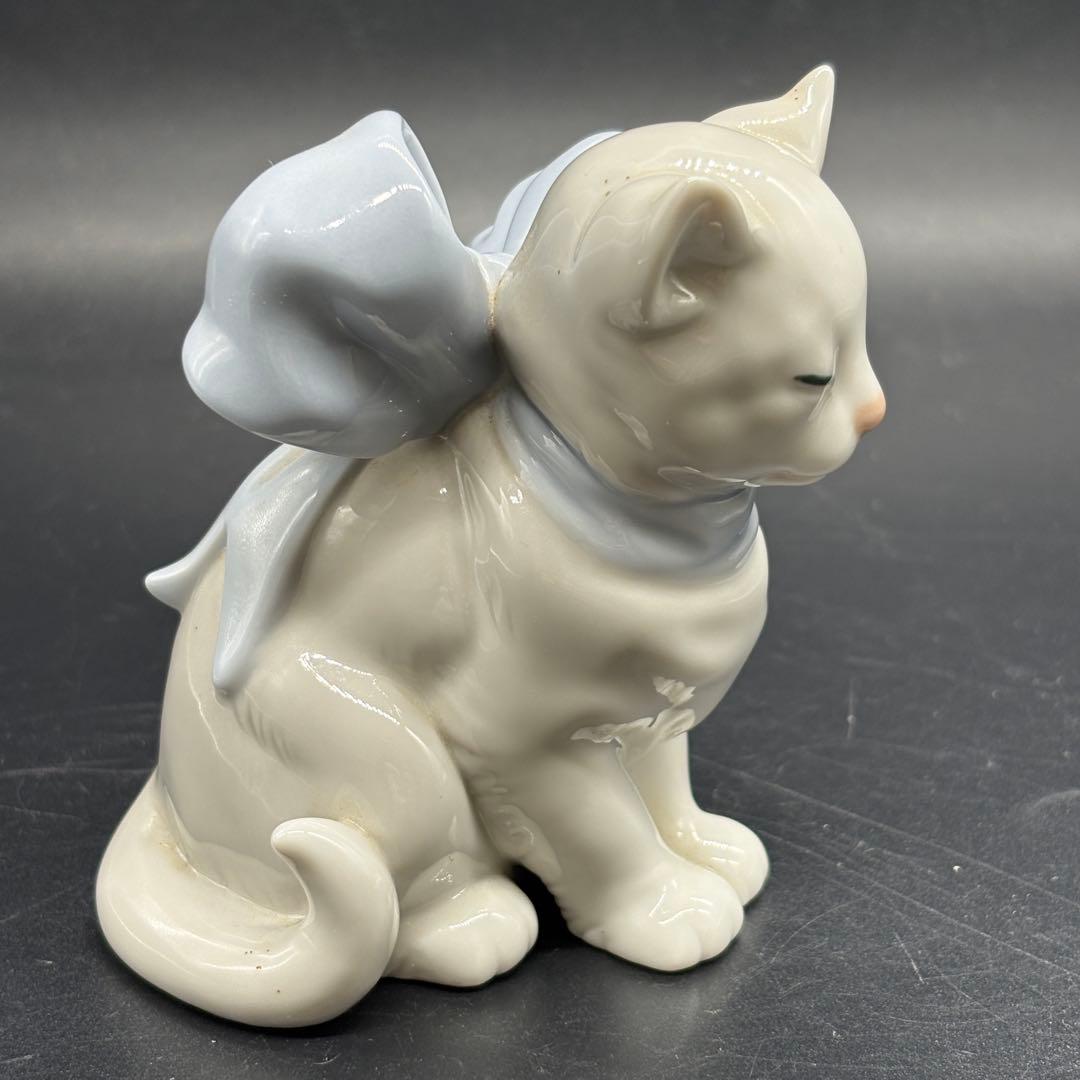 リヤドロ姉妹ブランドNAO　置物 フィギュリン 猫　リボン　　no.170