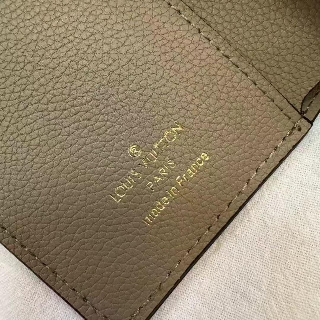 期間限定価格 二つ折り財布 カーキ色