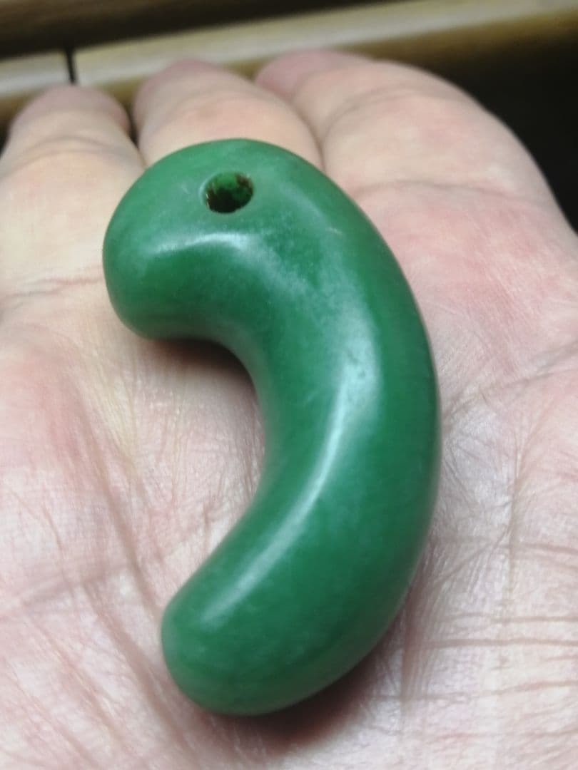 ★古墳期『糸魚川翡翠勾玉』出土品。5.20cm【超琅玕翡翠】最高峰の巨大勾玉です