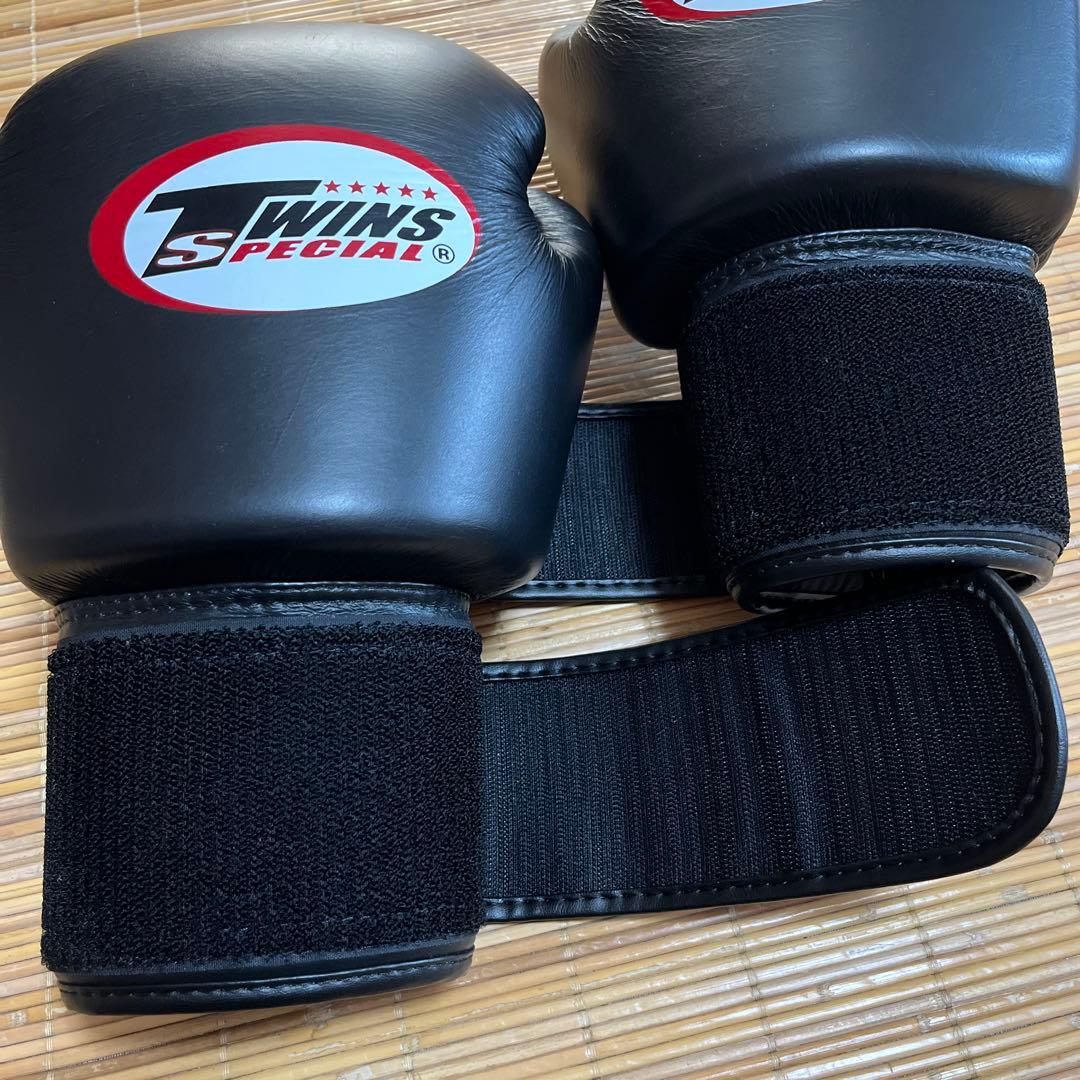 【超美品】TWINS ボクシンググローブ 14oz ツインズ14オンス