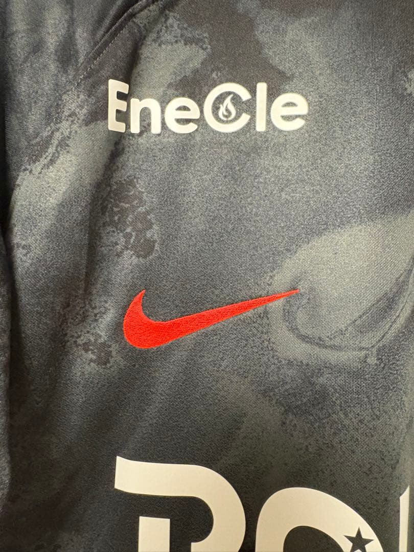 浦和レッズ 2024年 3rdユニフォーム　おまけ付（缶バッチ、キーホルダー）