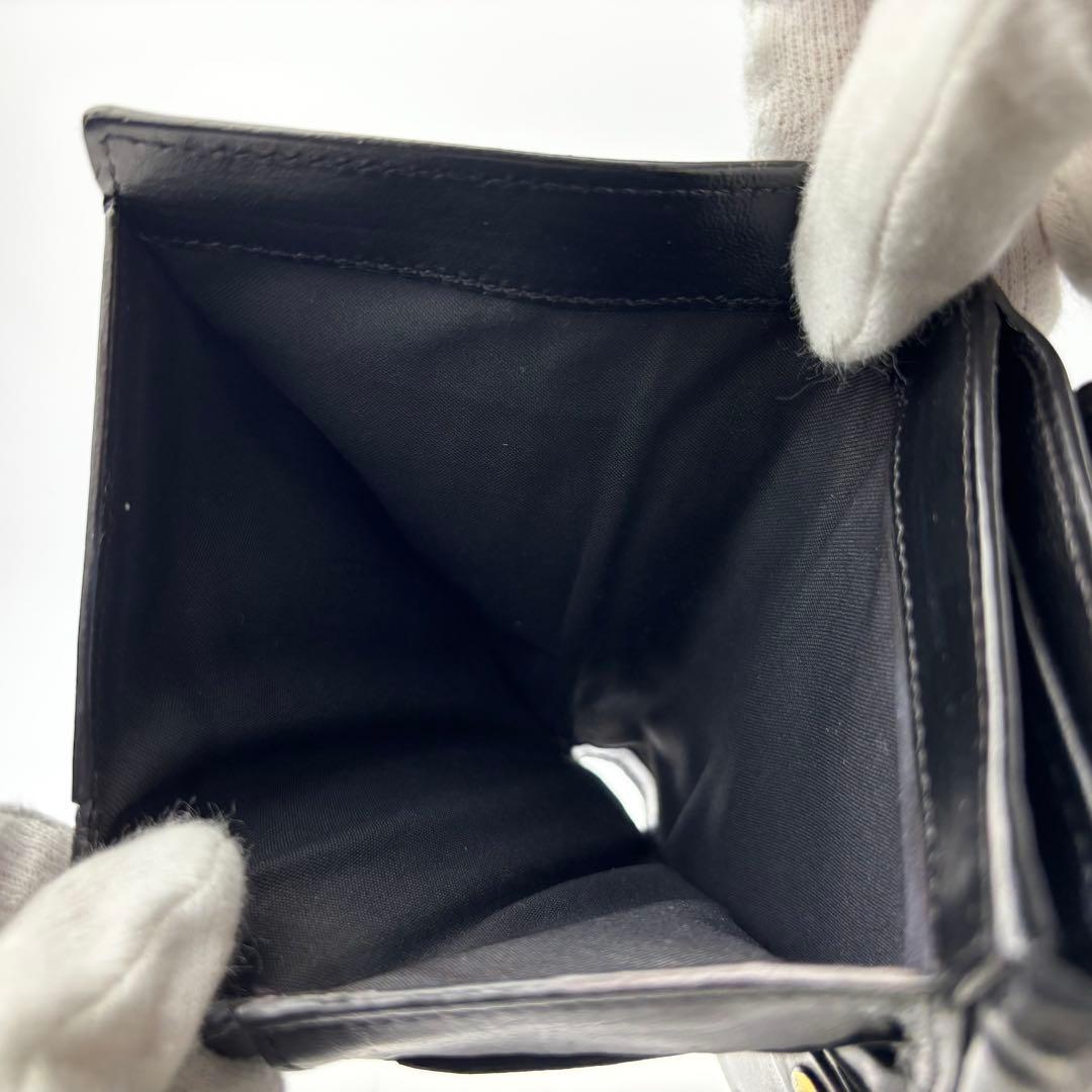 FENDIフェンディ エンボス ズッカ 三つ折り財布