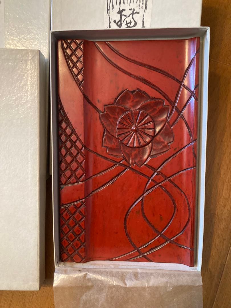 赤い漆器 膳 6枚セット 花彫刻