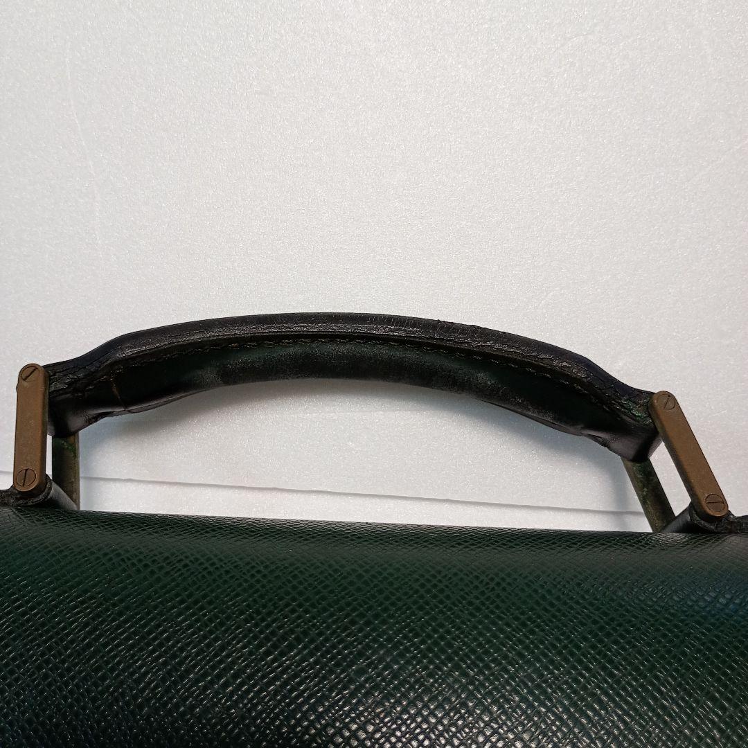 ルイヴィトン　 タイガ　ブリーフケース　グリーン ビジネスバッグ