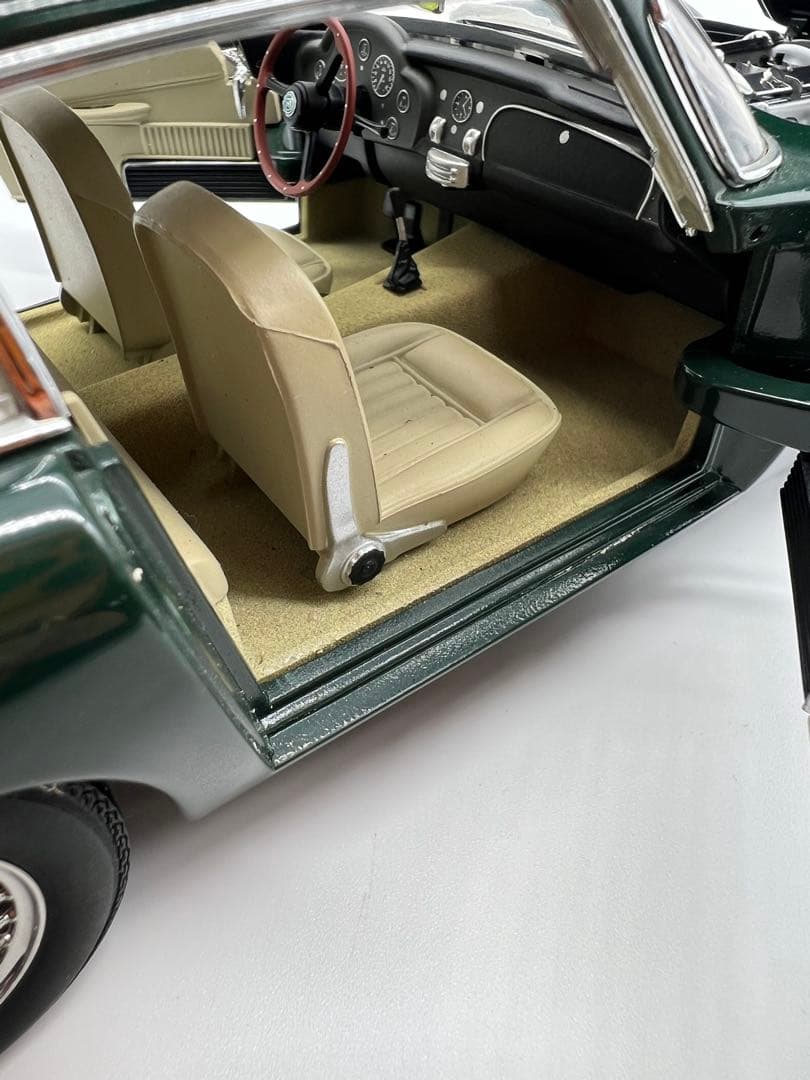 No486ジャンクミニカー1/18箱なしAston Martin DB5