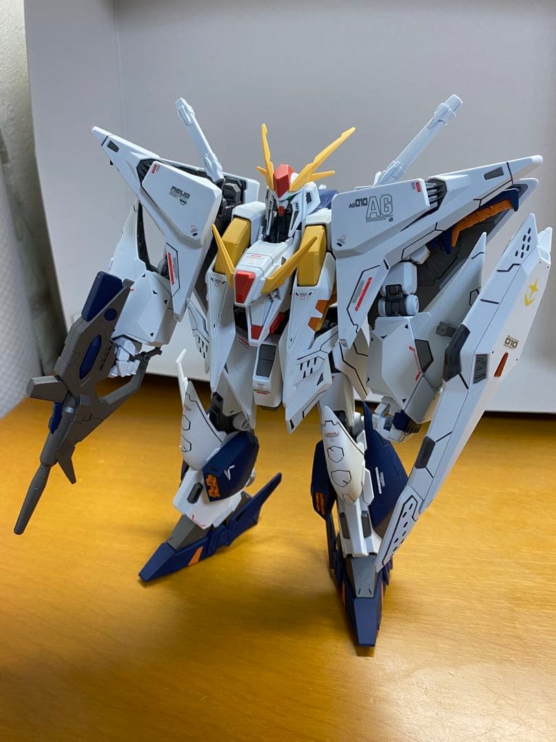 HGクスィーガンダム　完成品　全塗装（アクションベース付）
