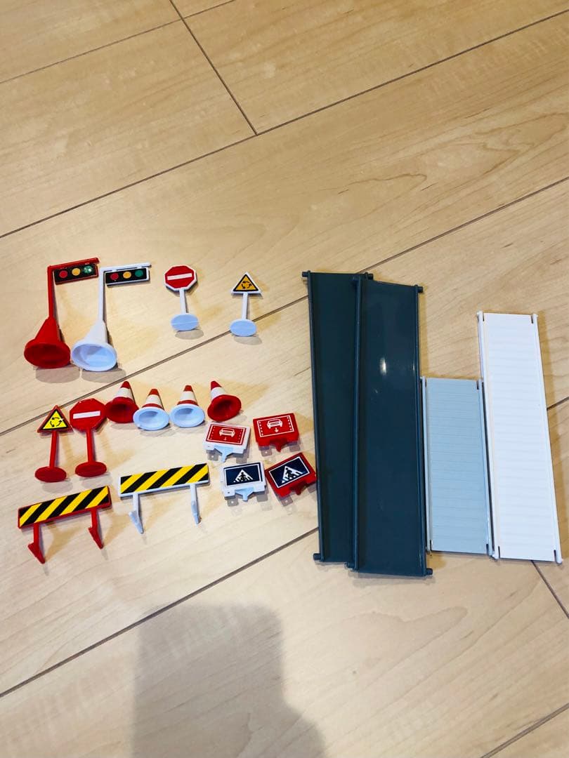 トミカ　パーキング・高速道路・ビルドシティ等色々セット